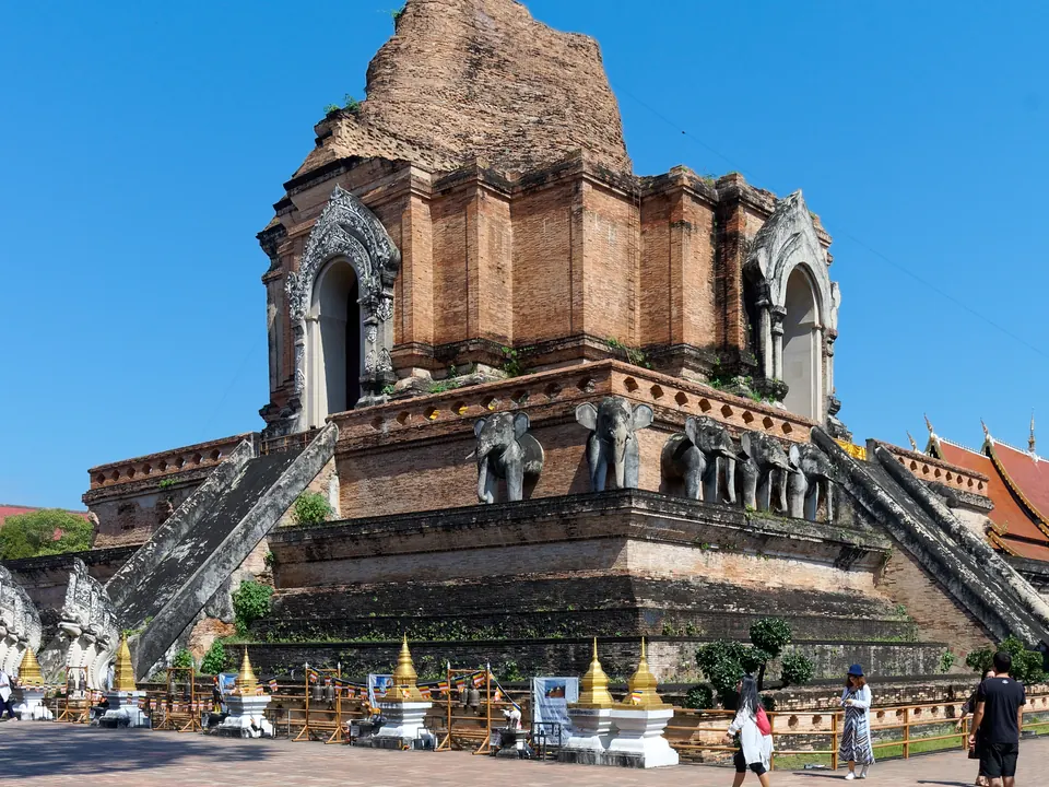 The large chedi of Wat Chedi Luang